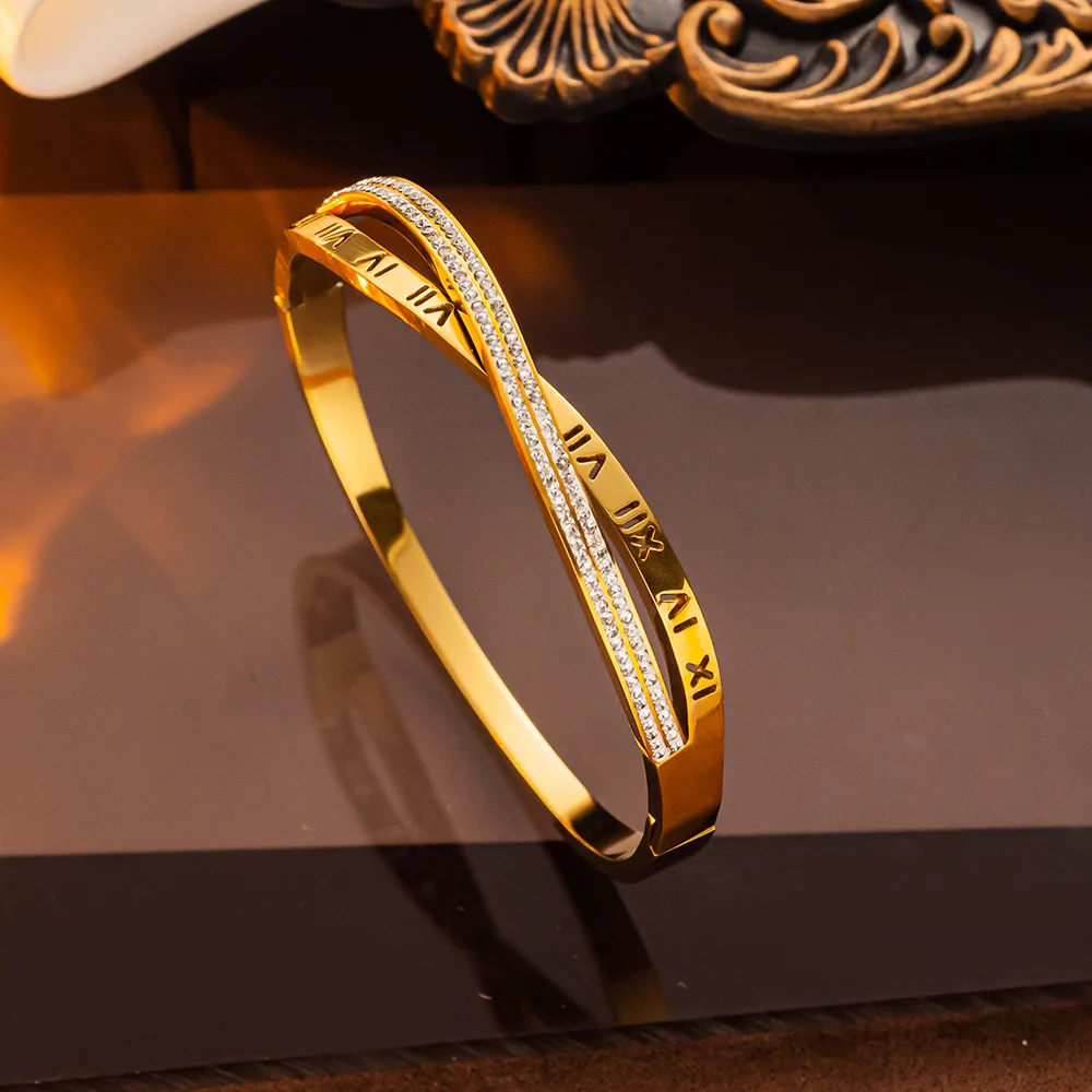 Bracelet croisé à chiffres romains et strass — vue 3
