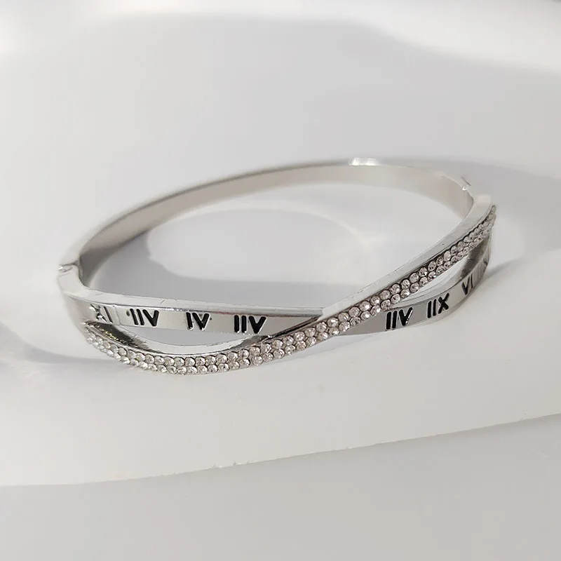 Bracelet croisé à chiffres romains et strass — vue 5