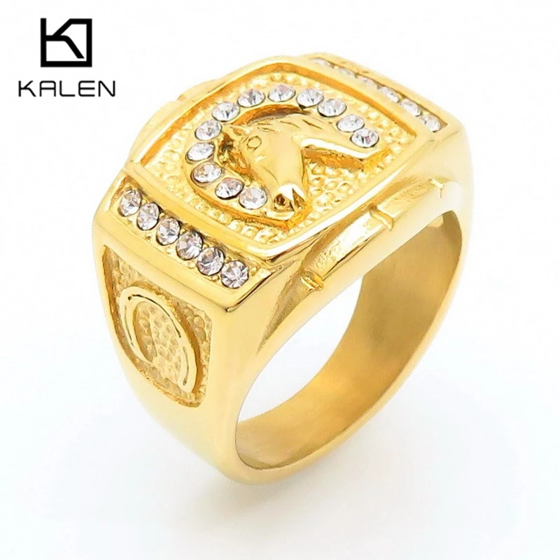 Bague Gorgone dorée — relief mythologique — vue 3
