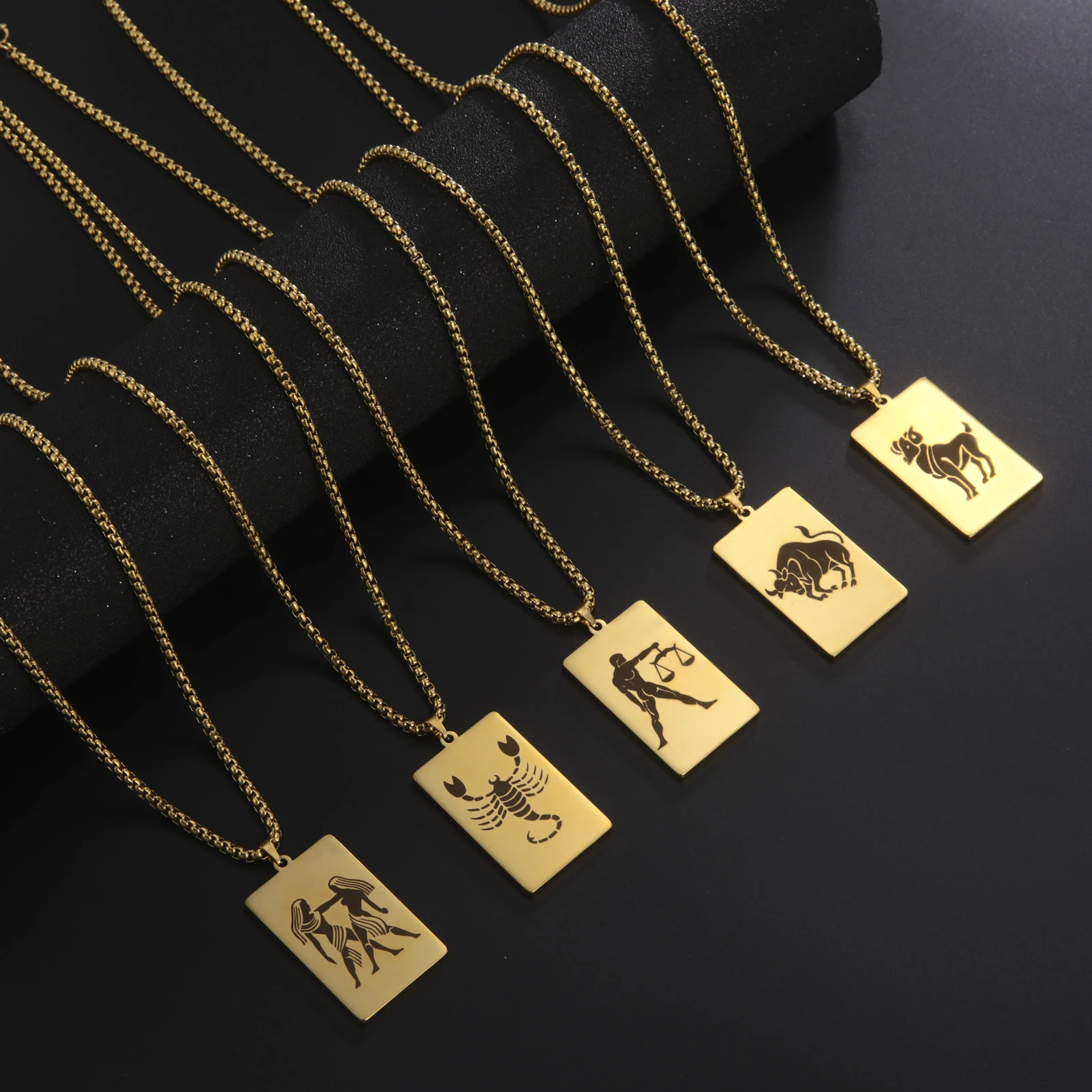 Collier zodiaque à méandre — chaîne 60 cm
