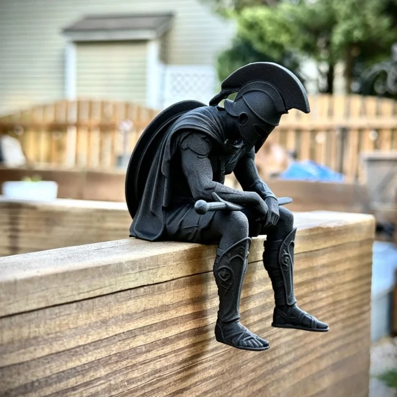 Guerrier antique assis — figurine noire — vue 3