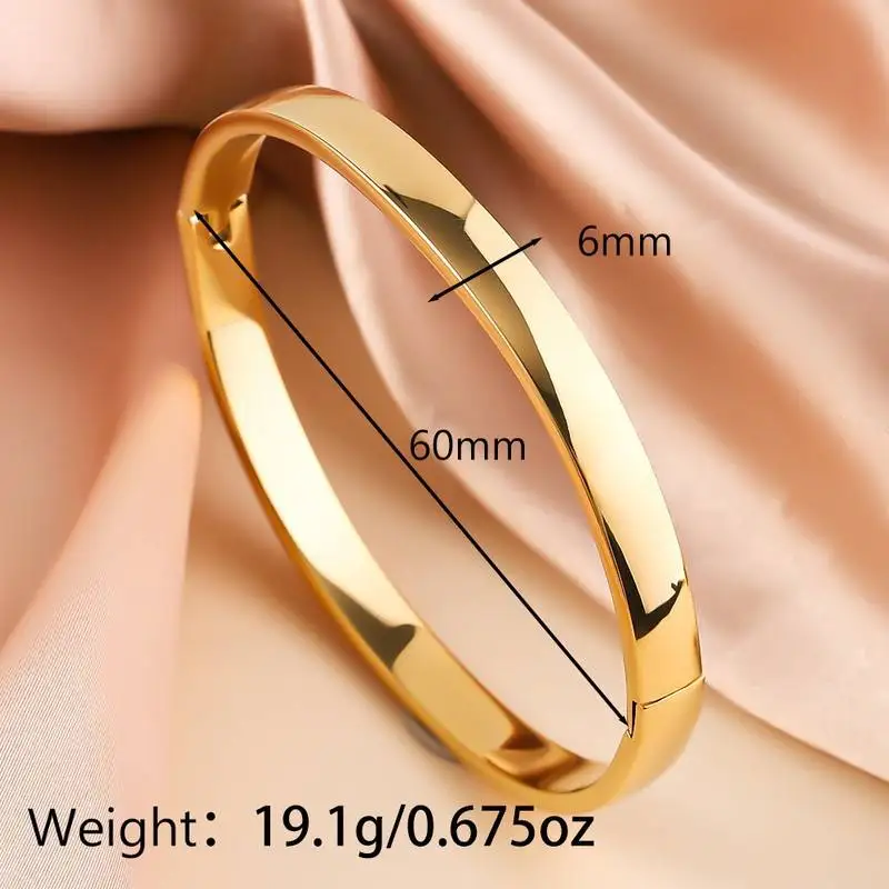 Bracelets joncs à motifs romains et géométriques — vue 3