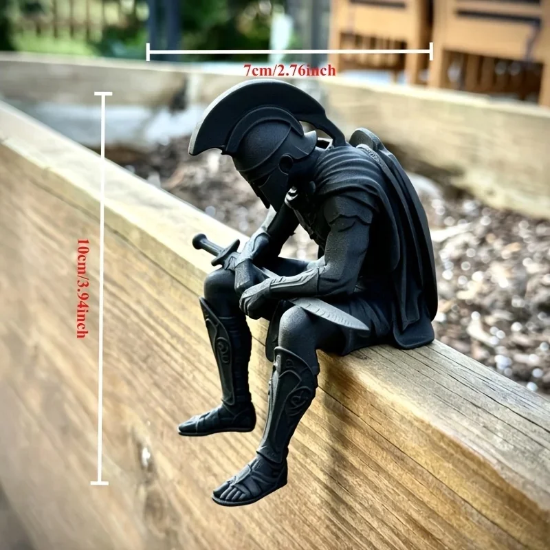 Guerrier antique assis — figurine noire — vue 2